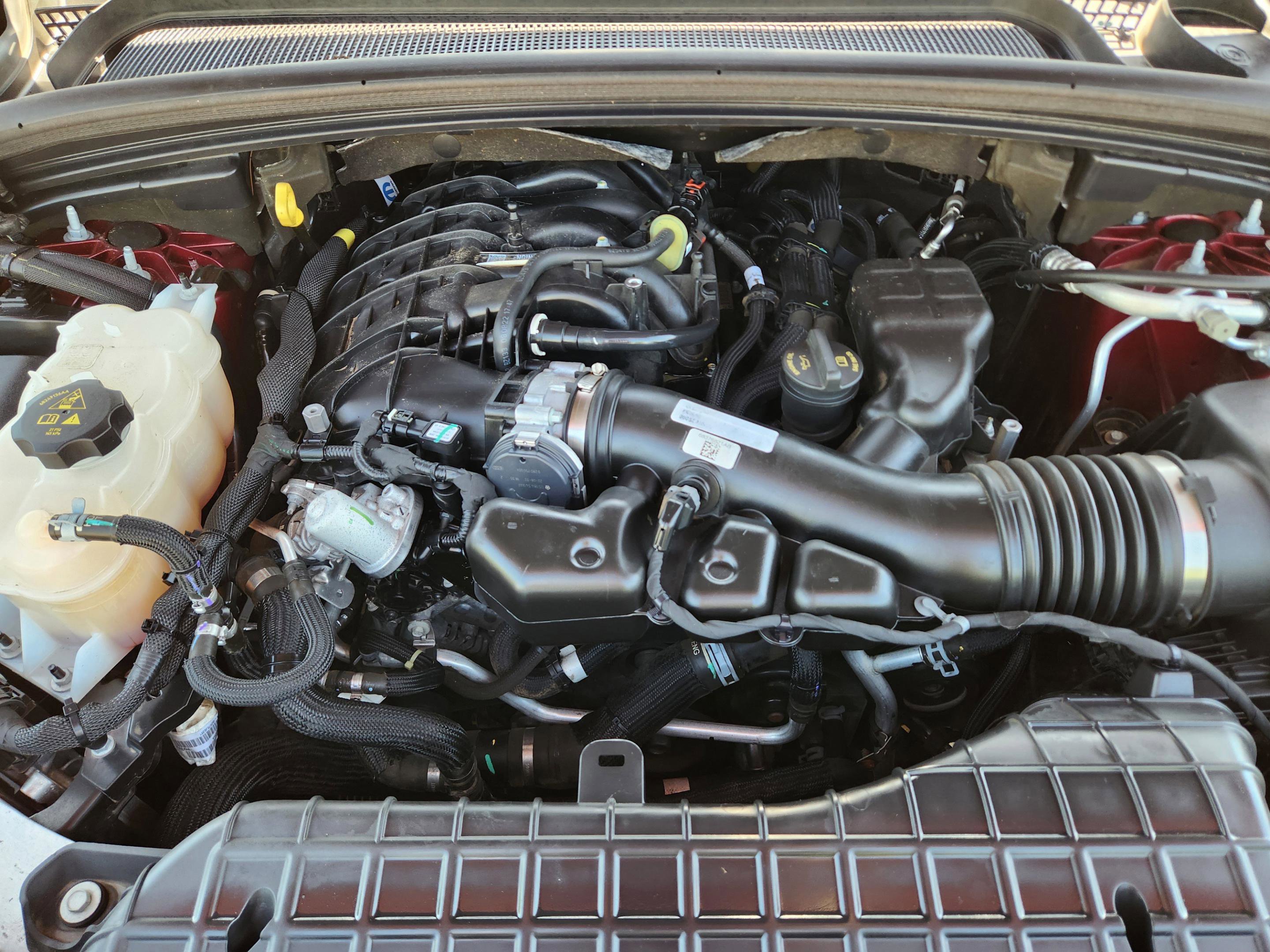 Used 2023 Jeep Grand Cherokee Limited w/ Black Appearance Package image 27