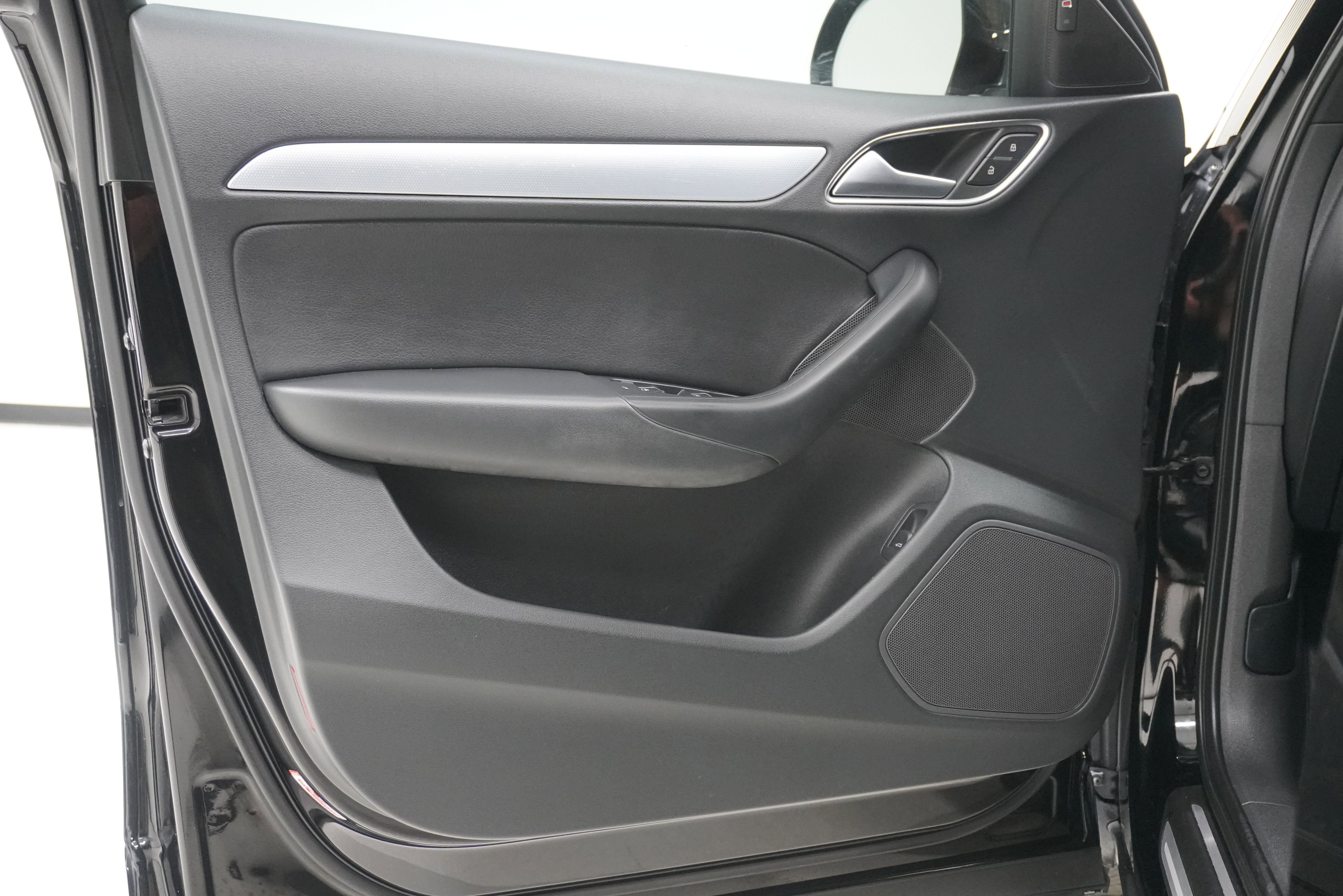 Used 2018 Audi Q3 2.0T Premium Plus w/ Premium Plus Package image 14