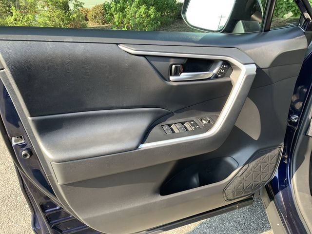 Certified 2023 Toyota RAV4 XLE Premium AWD/4WD image 17