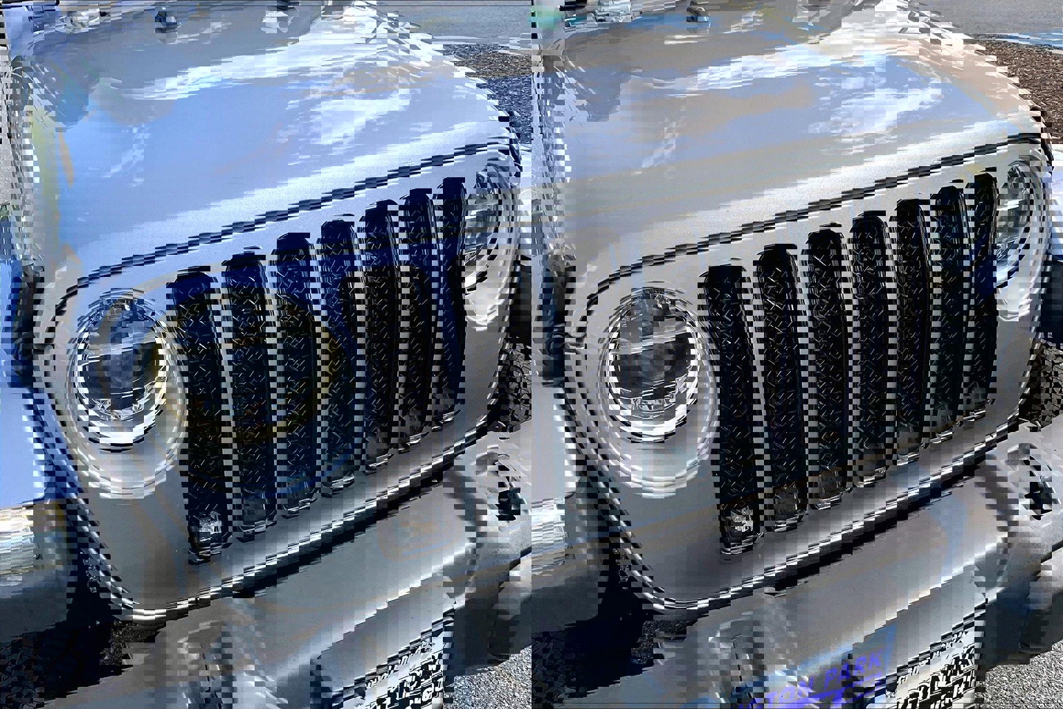 Used 2020 Jeep Wrangler Unlimited Sahara image 31