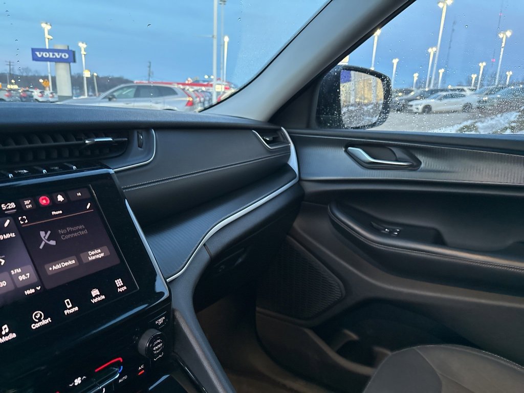 Used 2023 Jeep Grand Cherokee L Laredo image 22