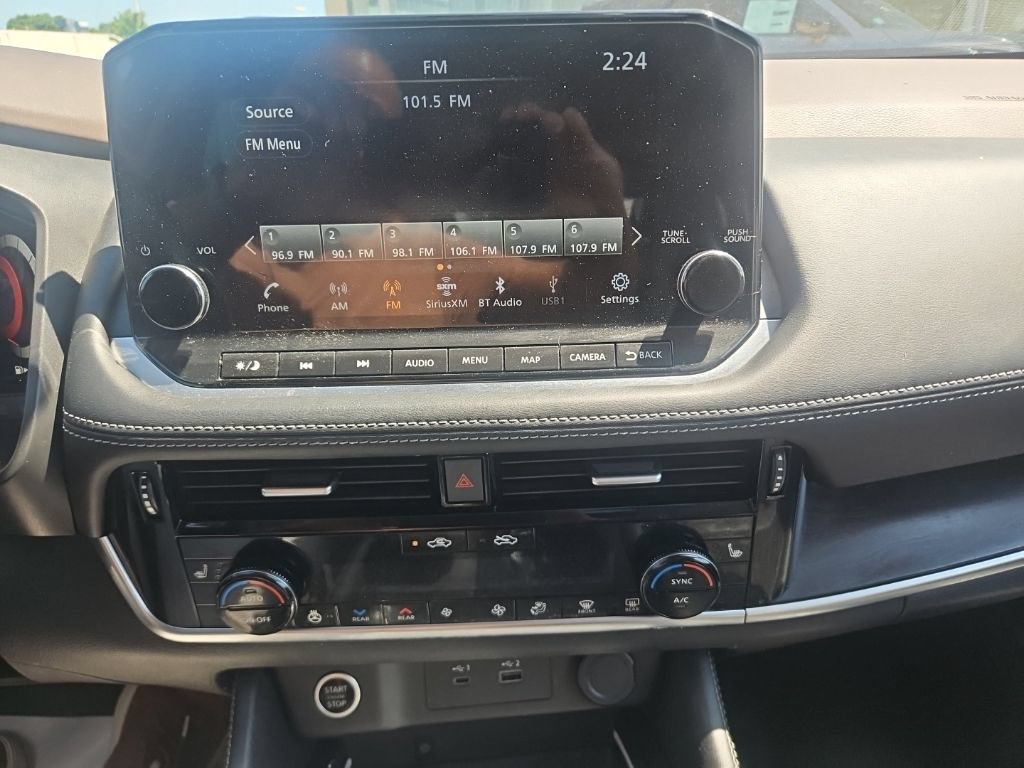 Used 2023 Nissan Rogue Platinum AWD/4WD image 24
