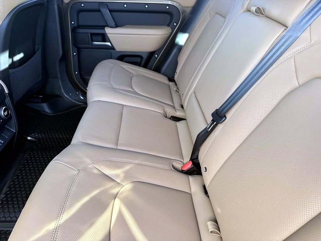 New 2026 Land Rover Defender 110 S AWD/4WD image 12