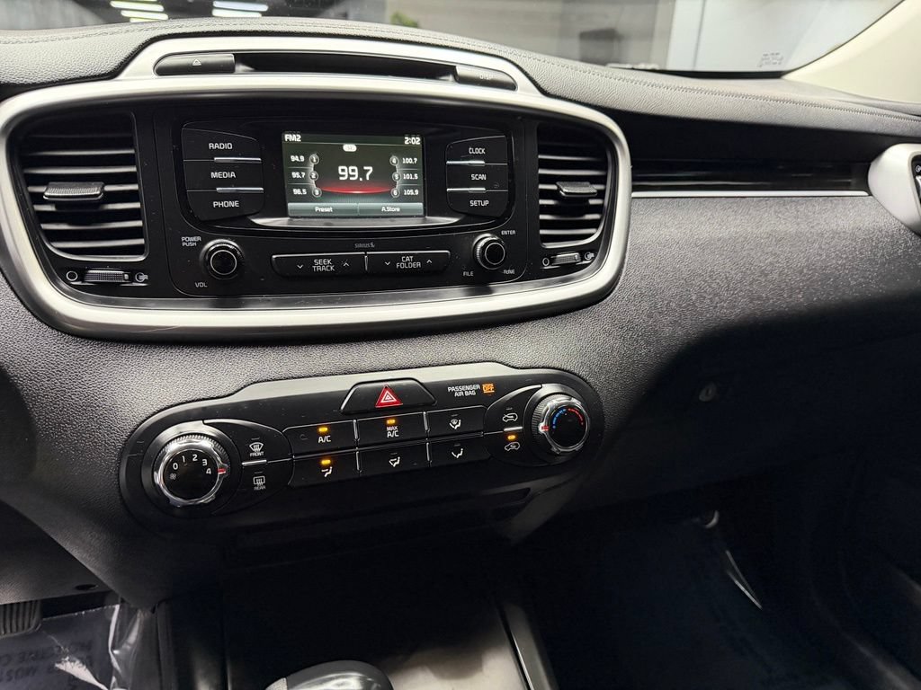 Used 2017 Kia Sorento AWD image 25