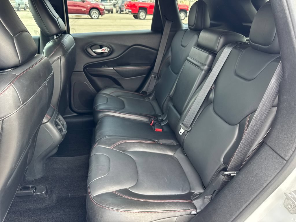 Used 2015 Jeep Cherokee Trailhawk w/ Leather Interior Group AWD/4WD image 32