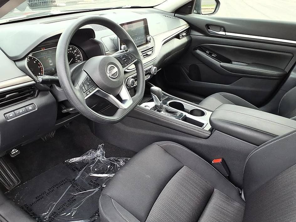 Used 2023 Nissan Altima 2.5 SV FWD image 13