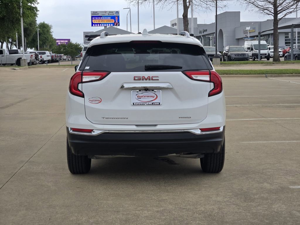 Used 2024 GMC Terrain SLT image 6