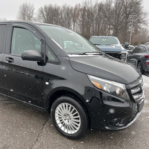 Used 2018 Mercedes-Benz Metris Passenger image 16
