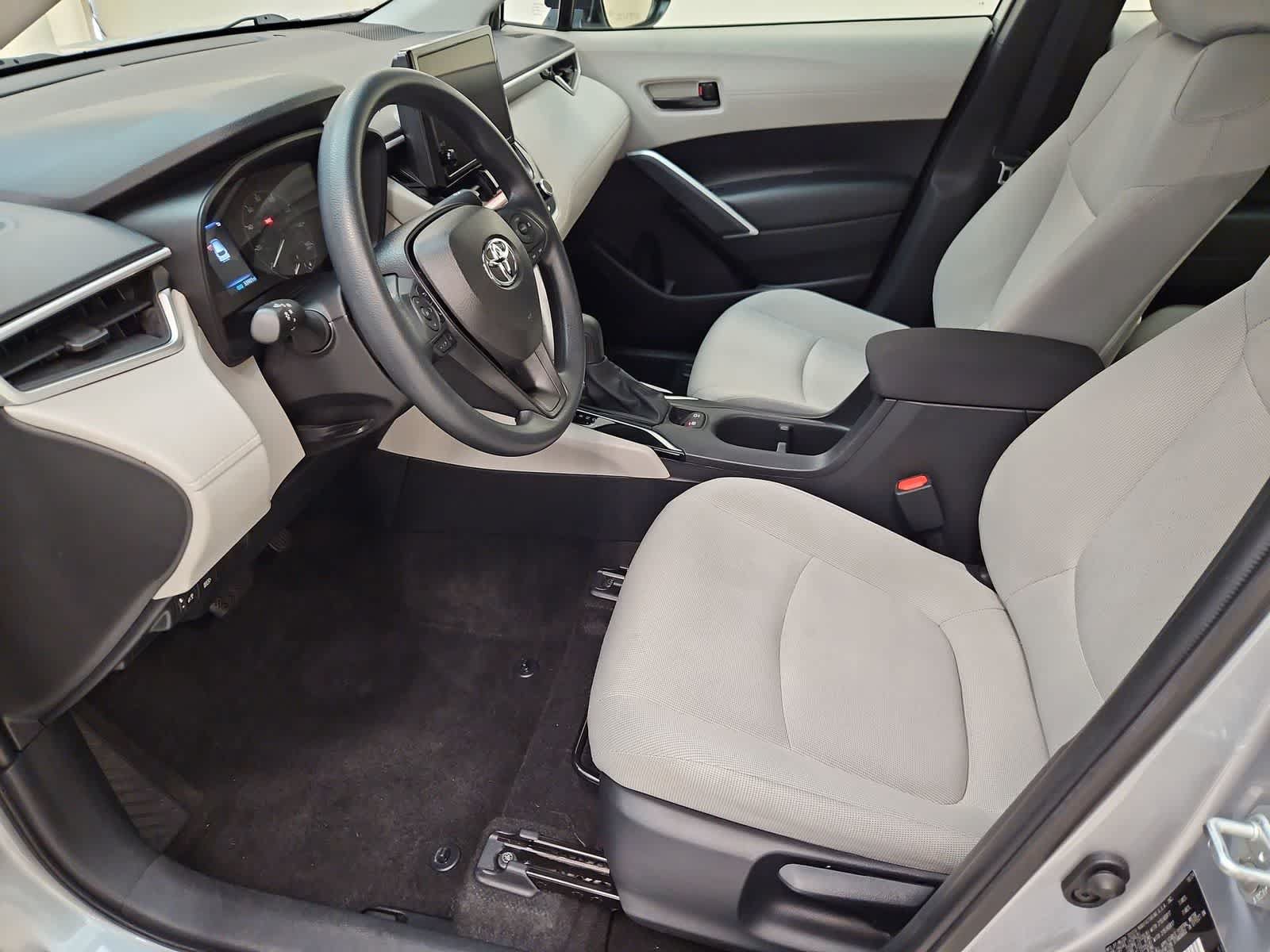Used 2024 Toyota Corolla Cross L FWD image 15