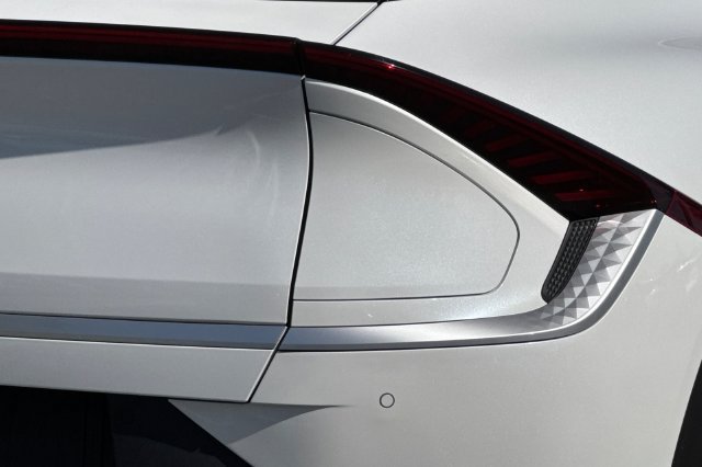 Certified 2023 Kia EV6 Light RWD image 36