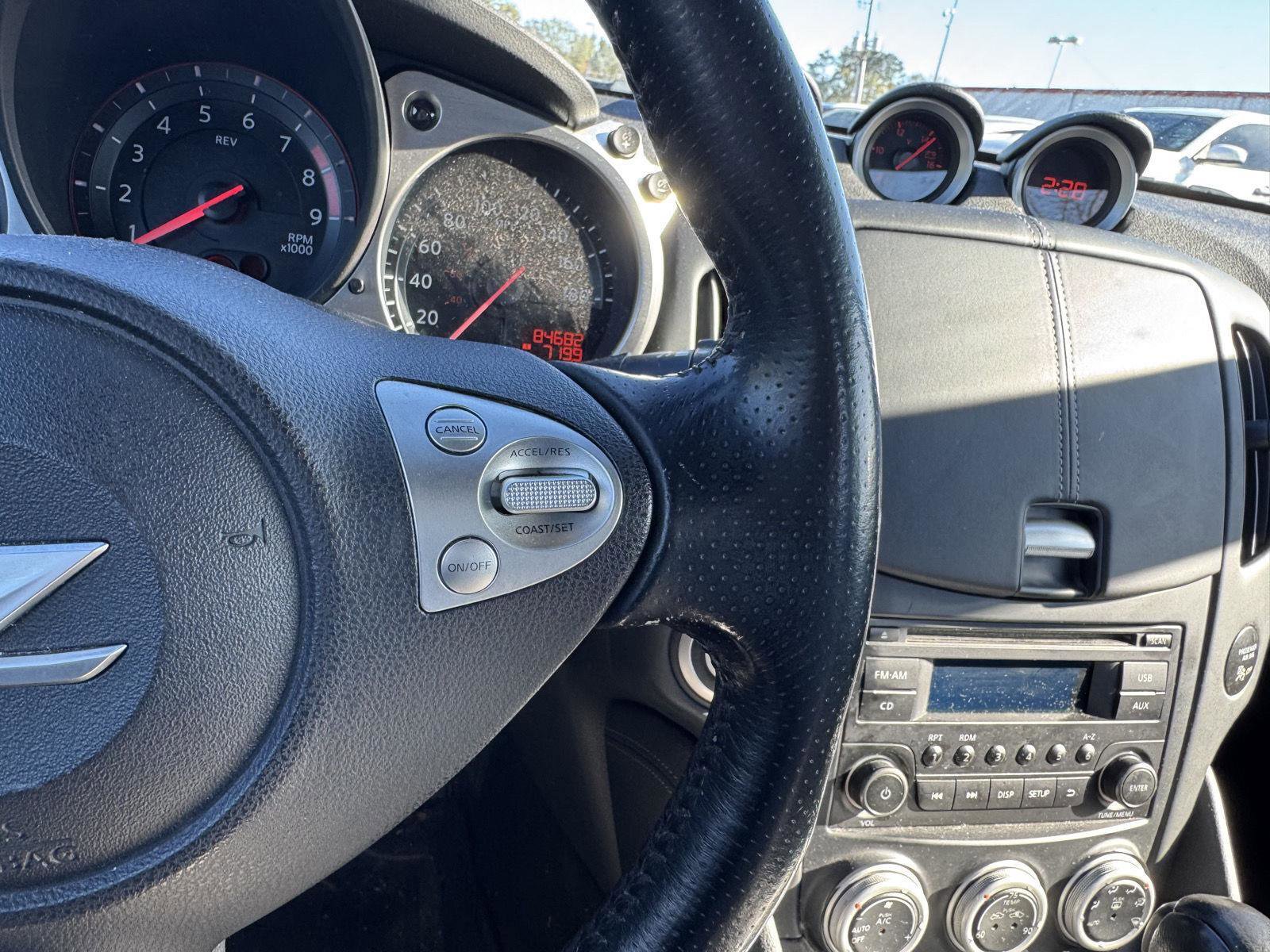 Used 2016 Nissan 370Z Base image 11