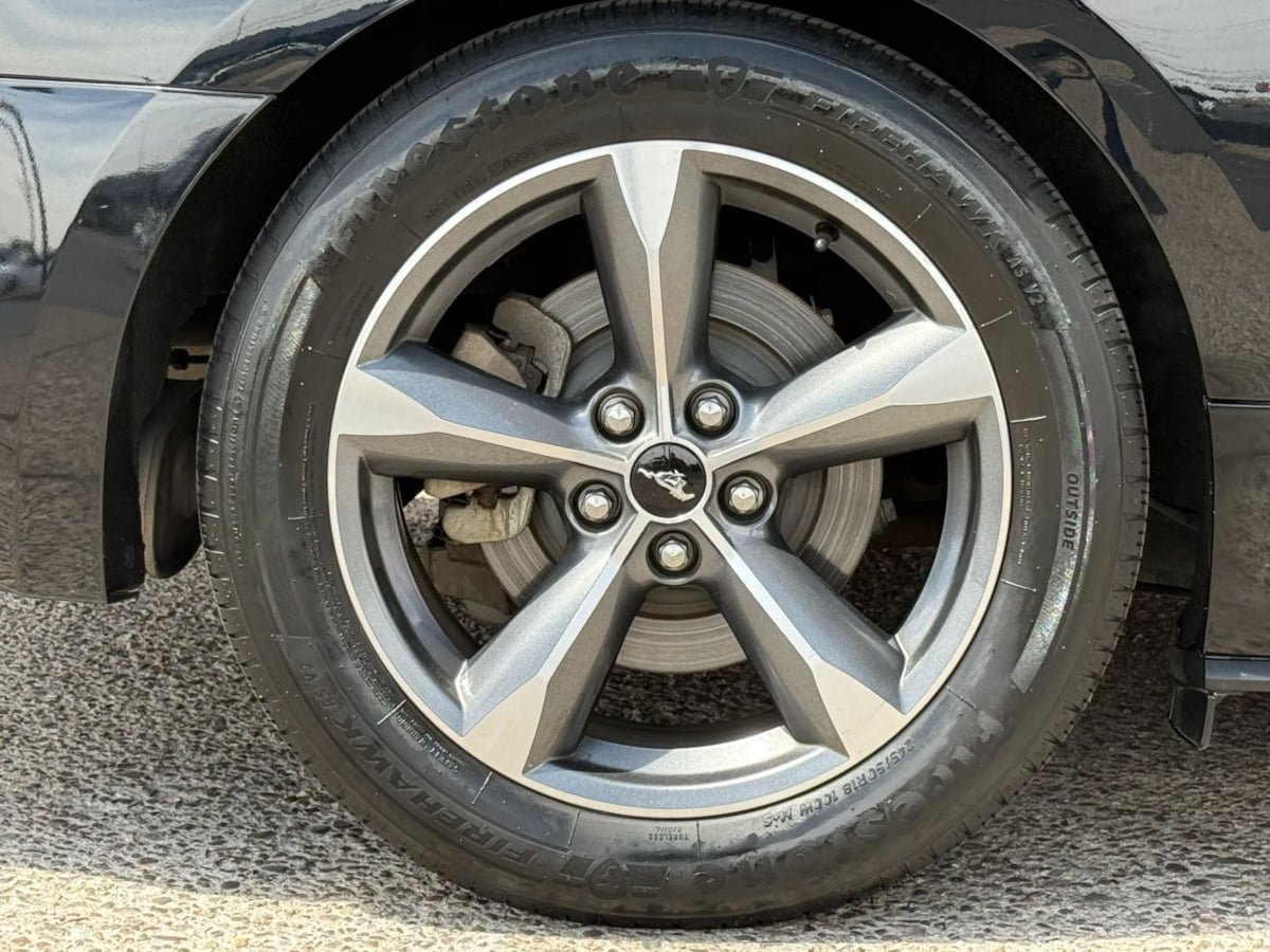 Used 2016 Ford Mustang Coupe RWD image 25