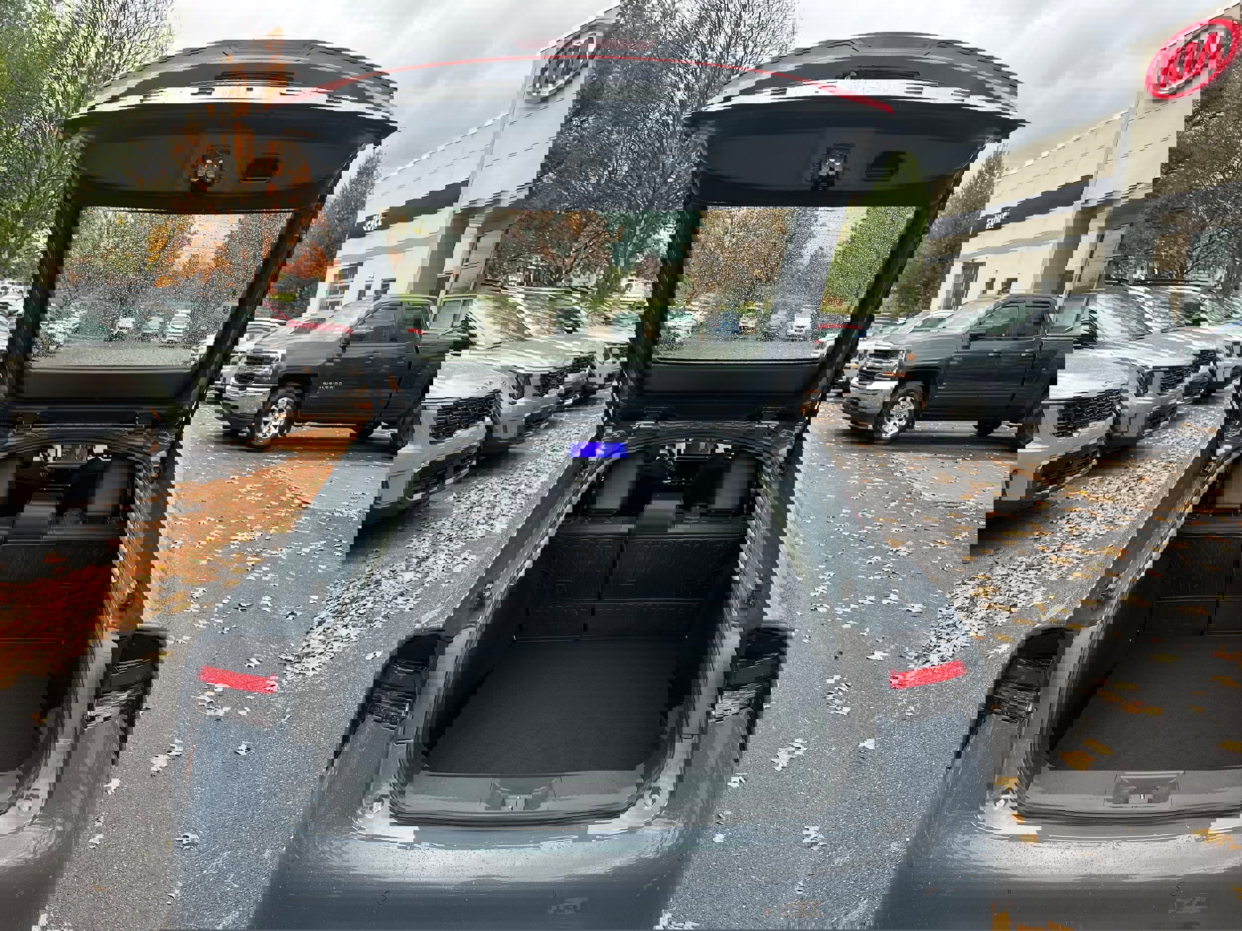 Used 2023 Toyota Prius LE image 10