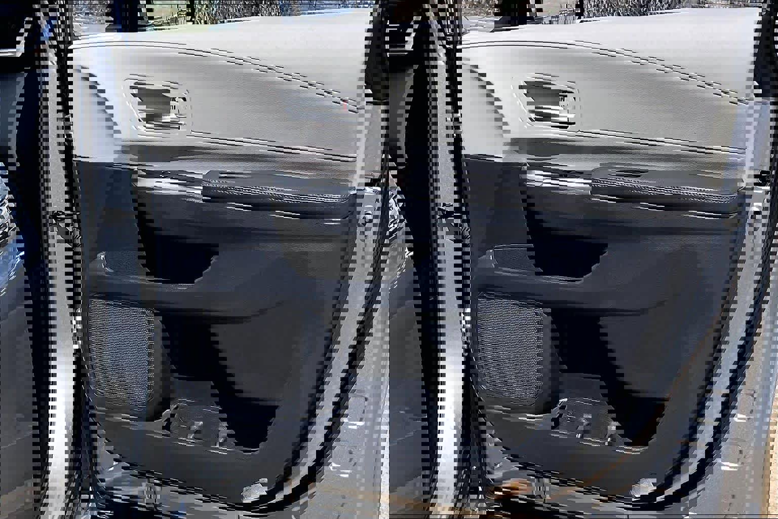 Used 2024 Toyota Sienna XLE FWD image 46