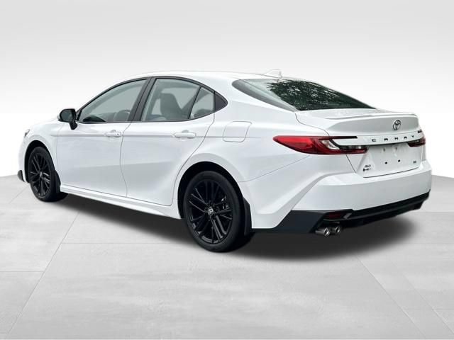 Used 2025 Toyota Camry SE AWD/4WD image 3