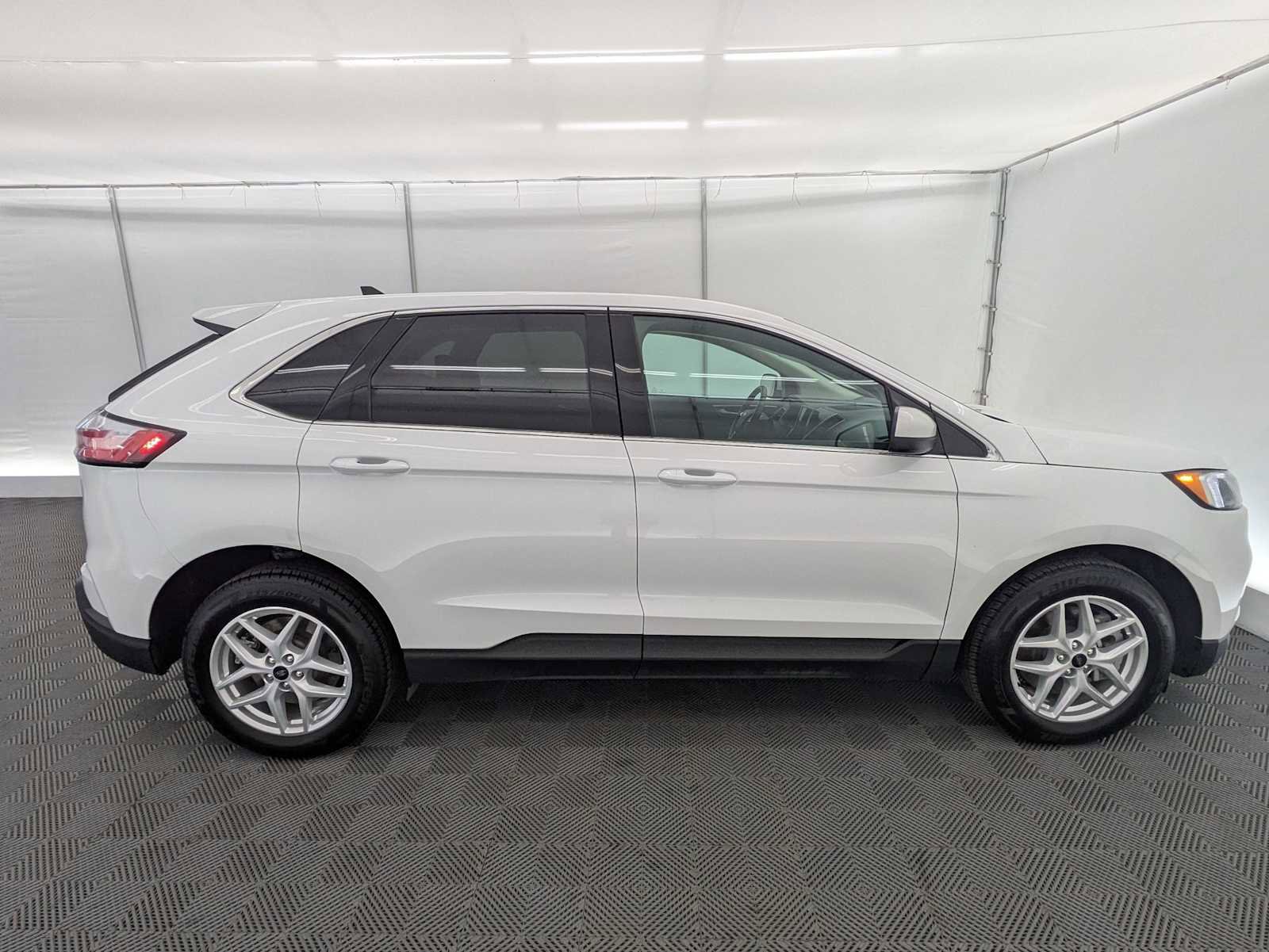 Used 2024 Ford Edge SEL w/ Convenience Package AWD/4WD image 7
