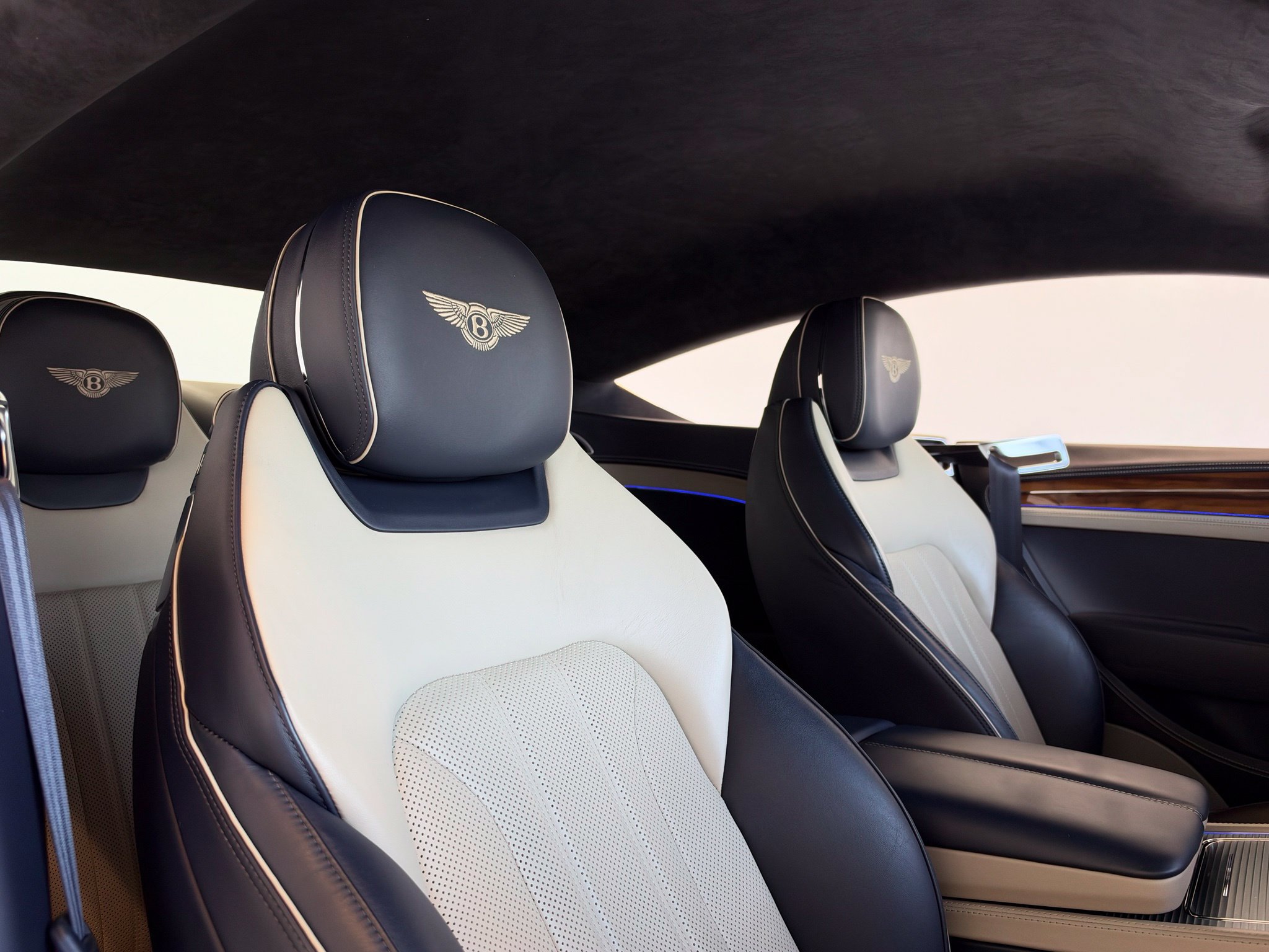 Used 2020 Bentley Continental GT AWD/4WD image 26