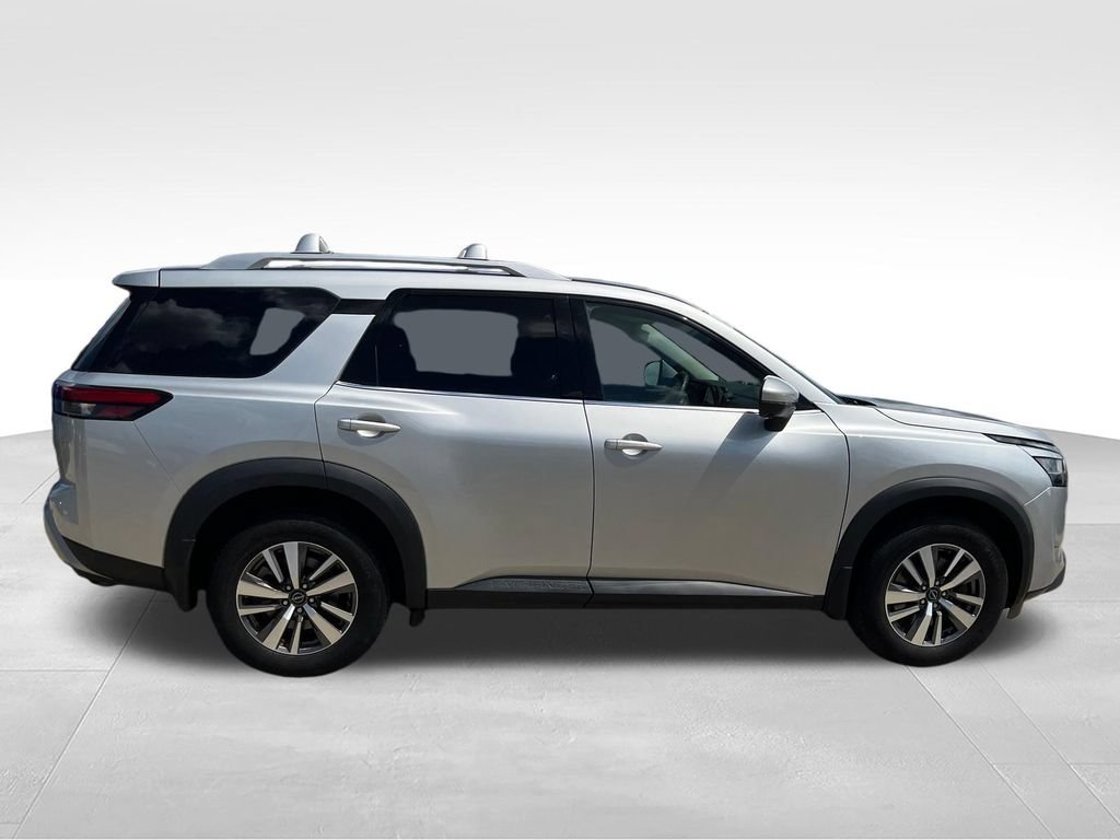 Used 2023 Nissan Pathfinder SL AWD/4WD image 6