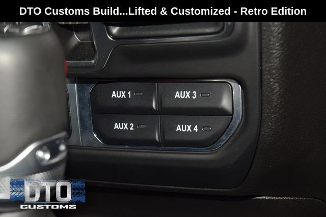 Used 2025 Jeep Wrangler Unlimited Rubicon w/ Convenience Group AWD/4WD image 37