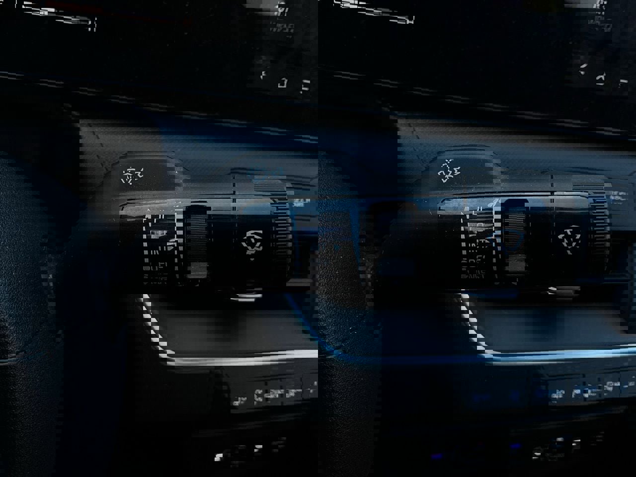 Used 2025 Kia K4 LXS image 37