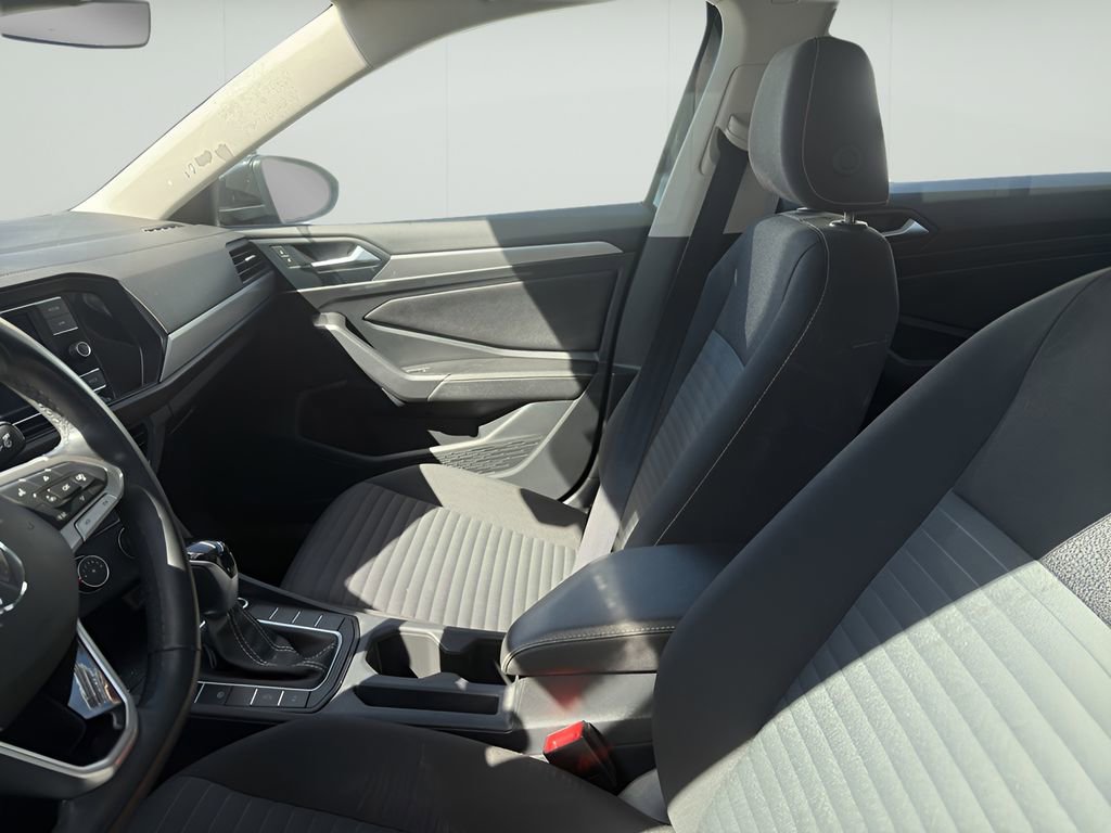 Used 2024 Volkswagen Jetta S image 2