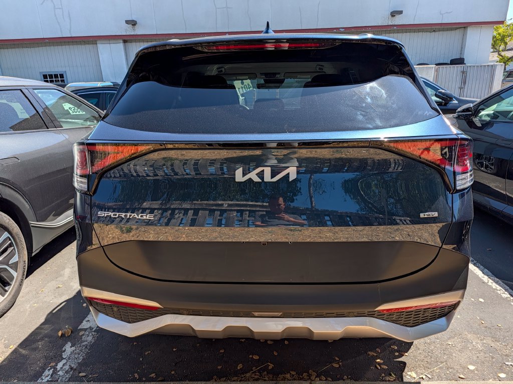 Used 2025 Kia Sportage EX AWD/4WD image 3