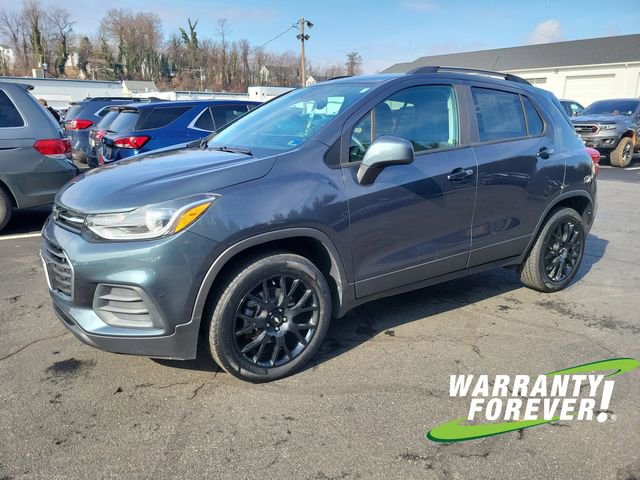 Used 2022 Chevrolet Trax LT w/ Premium Seat Package image 3
