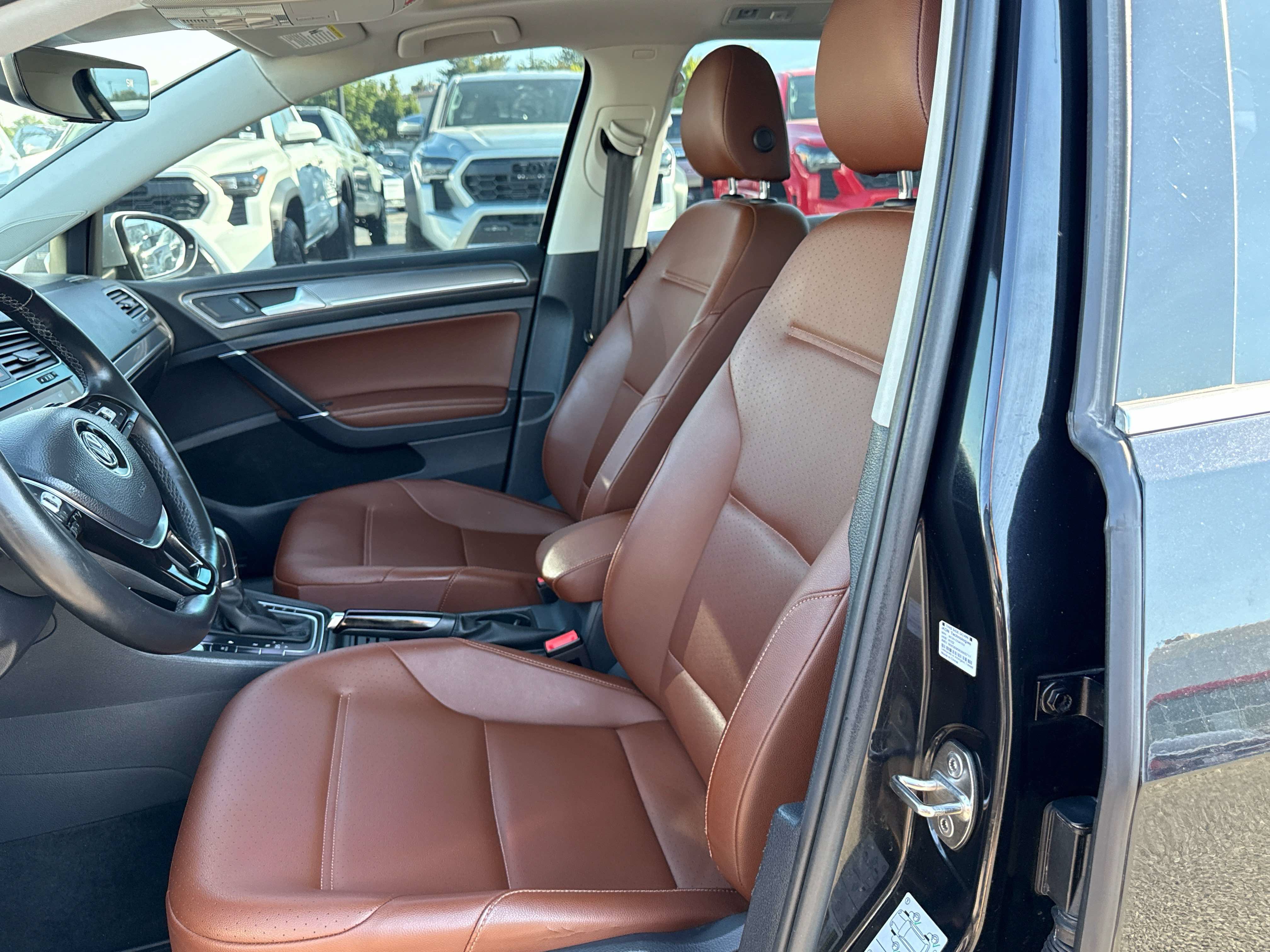 Used 2019 Volkswagen Golf Alltrack SE AWD/4WD image 11