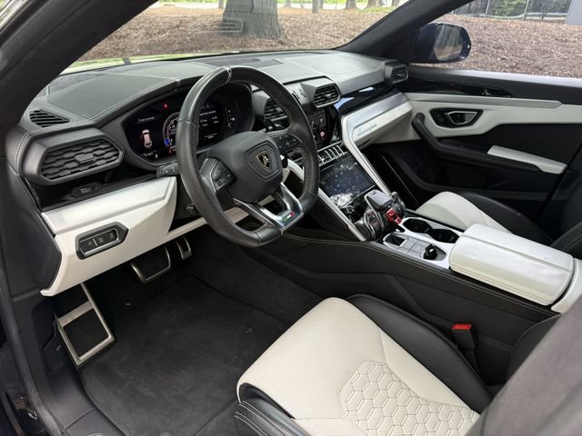 Used 2020 Lamborghini Urus AWD/4WD image 12