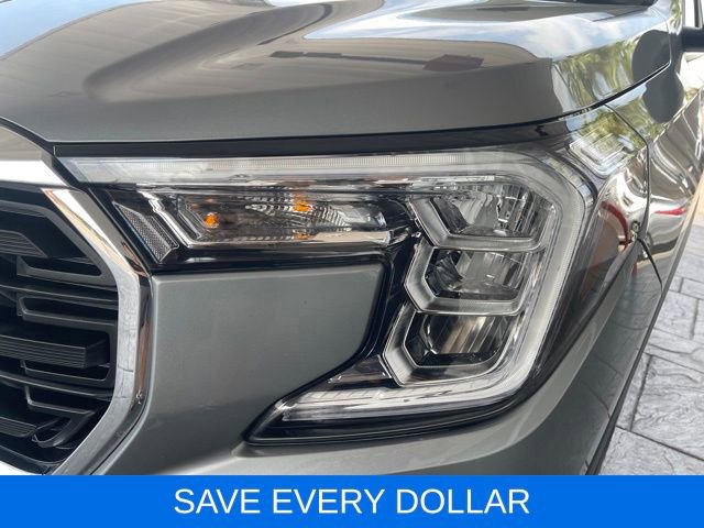Used 2023 GMC Terrain SLE w/ Driver Convenience Package FWD image 10
