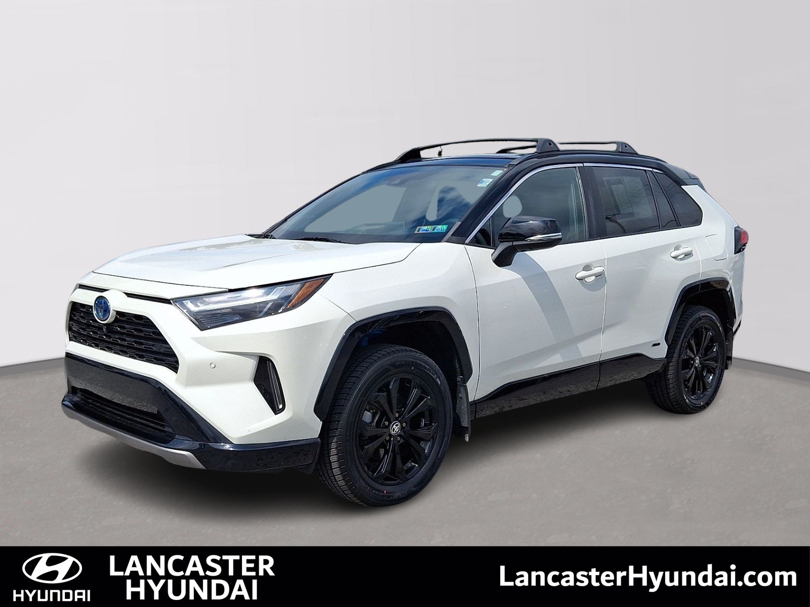 Used 2022 Toyota RAV4 XSE AWD/4WD image 1