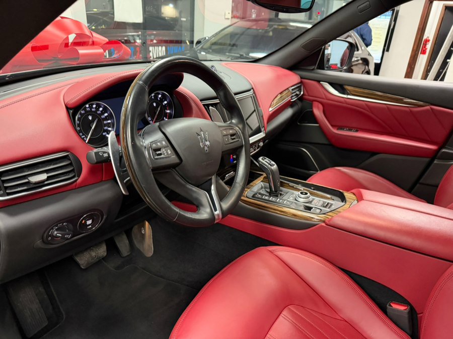 Used 2022 Maserati Levante GT AWD/4WD image 23
