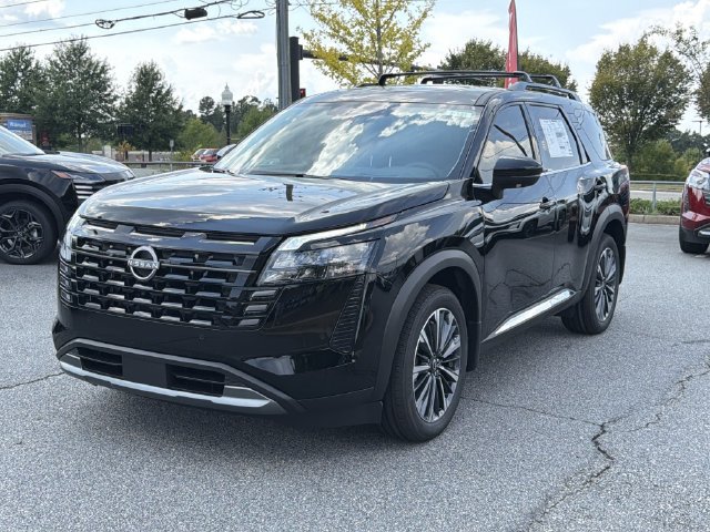 New 2026 Nissan Pathfinder Platinum FWD image 9