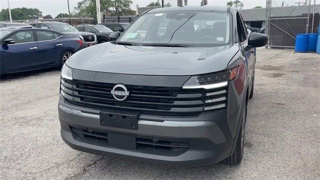 Used 2025 Nissan Kicks S image 7