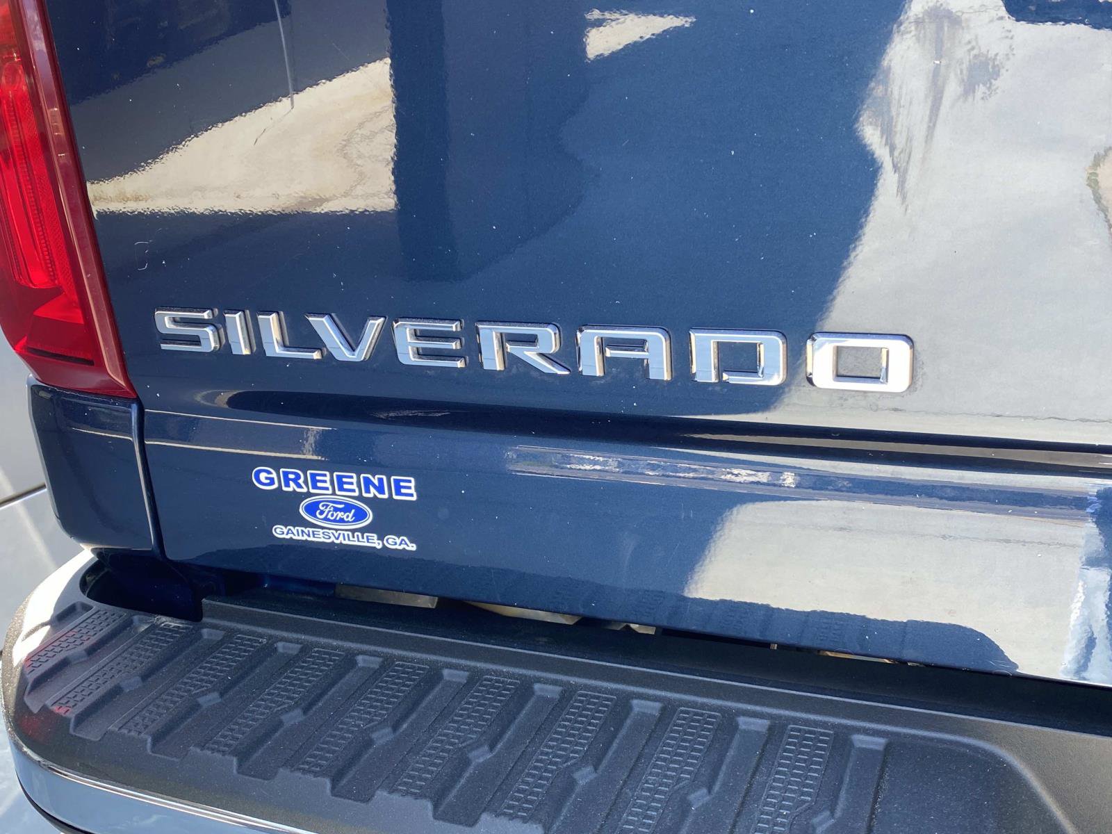 Used 2022 Chevrolet Silverado 2500 LTZ w/ LTZ Premium Package AWD/4WD image 6