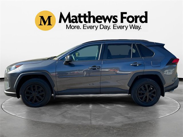 Used 2019 Toyota RAV4 LE image 2