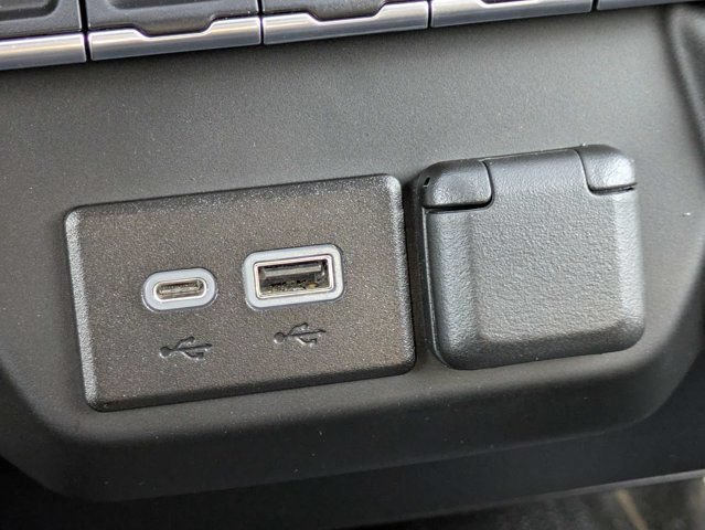 Used 2022 GMC Sierra 2500 Pro w/ Convenience Package RWD image 21