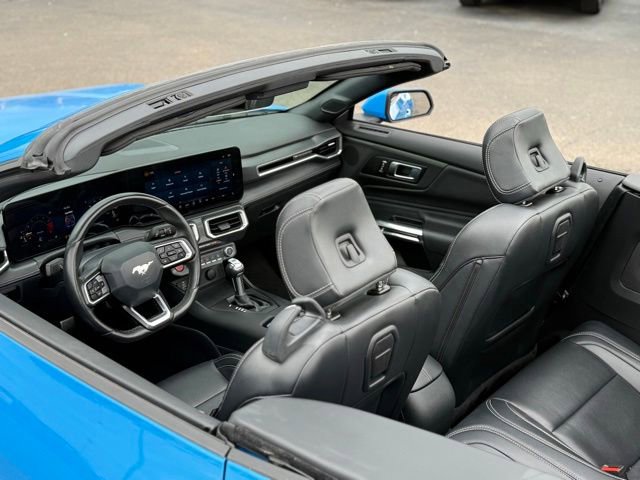 Used 2025 Ford Mustang Premium RWD image 15