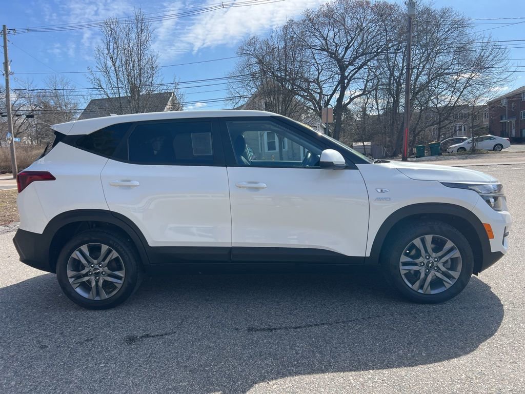 Used 2023 Kia Seltos LX image 7