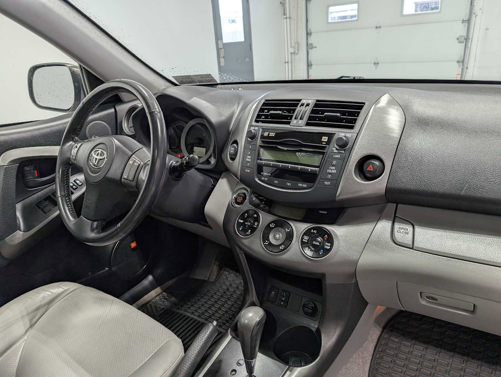 Used 2011 Toyota RAV4 Limited w/ Limited Extra Value Pkg AWD/4WD image 41