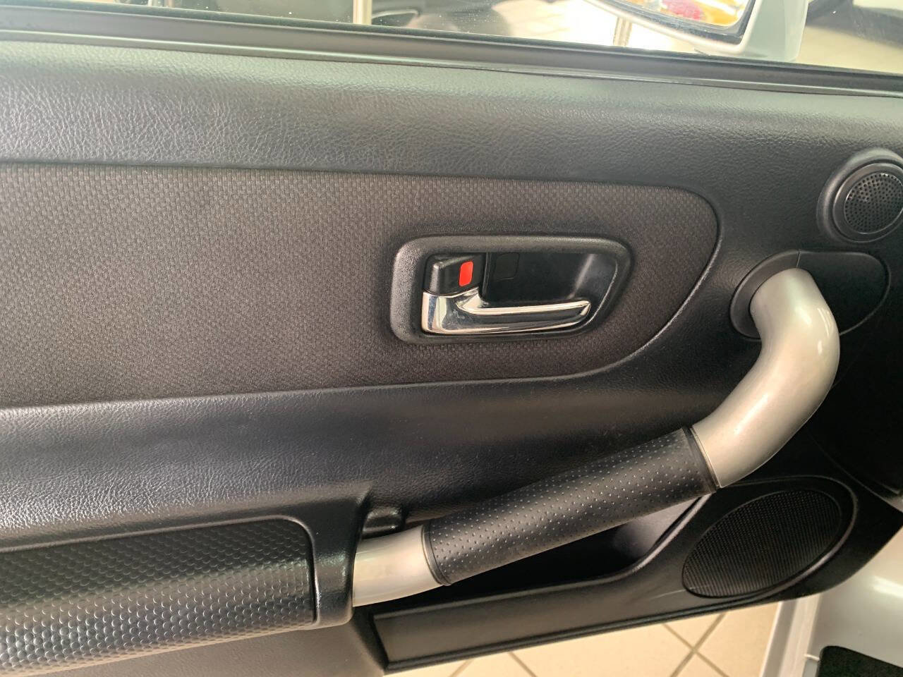 Used 2002 Toyota MR2 image 16