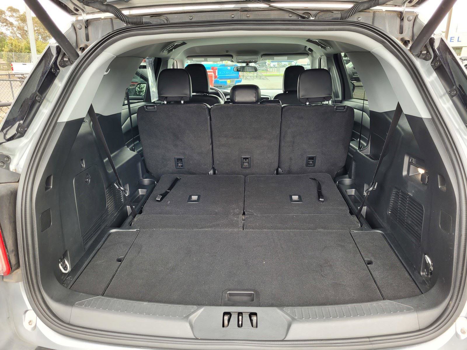 Used 2023 Ford Explorer XLT w/ Equipment Group 202A image 34