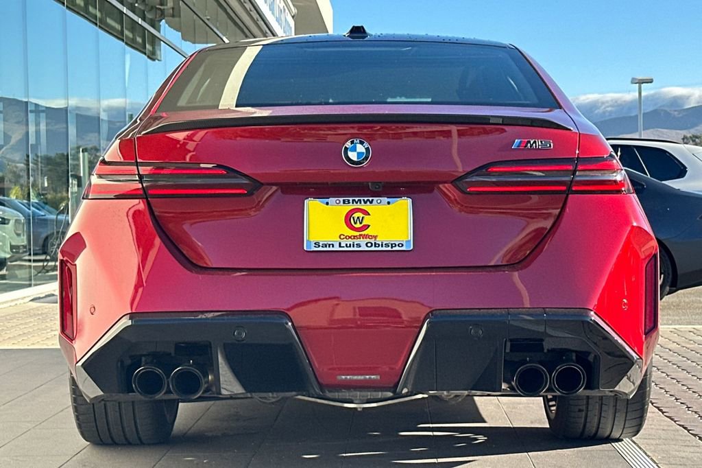 Used 2025 BMW M5 w/ Carbon Package image 4