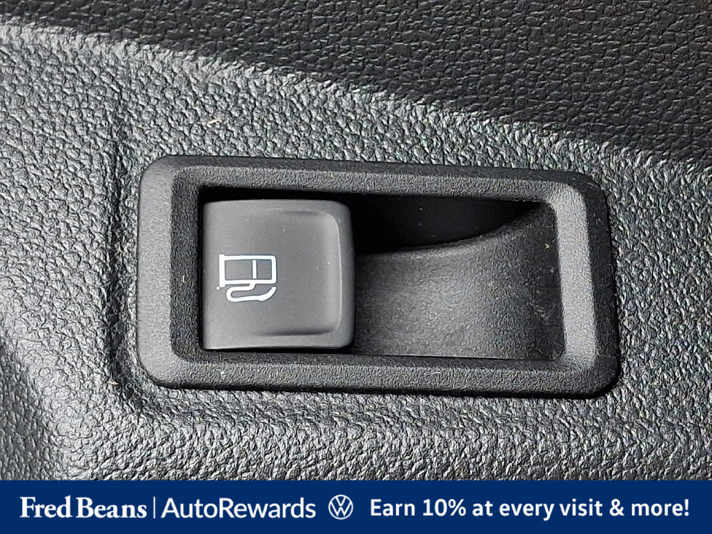 Certified 2024 Volkswagen Taos S FWD image 30