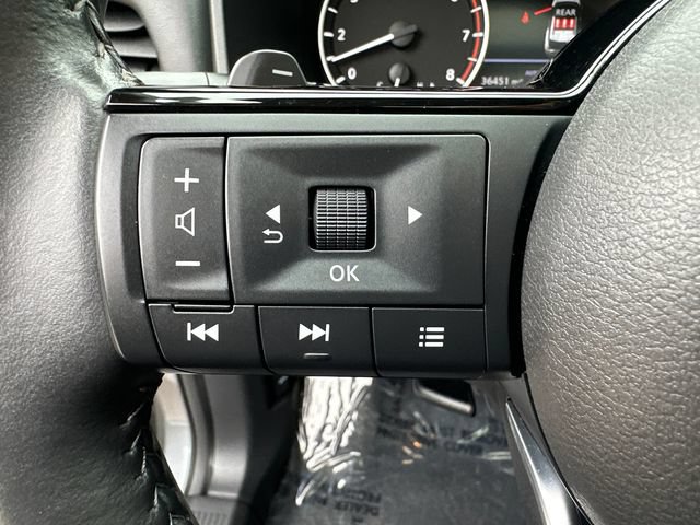 Used 2023 Nissan Rogue SL AWD/4WD image 32