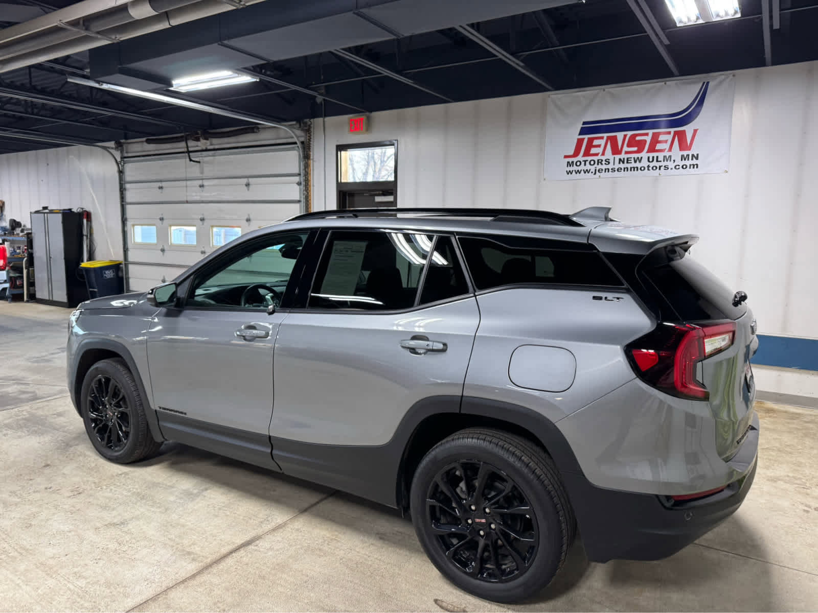 Certified 2024 GMC Terrain SLT w/ Elevation Edition image 6