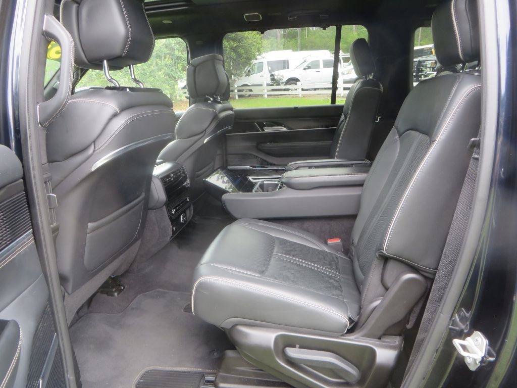 Used 2024 Jeep Grand Wagoneer L Series II w/ Quick Order Packagew 28T AWD/4WD image 28