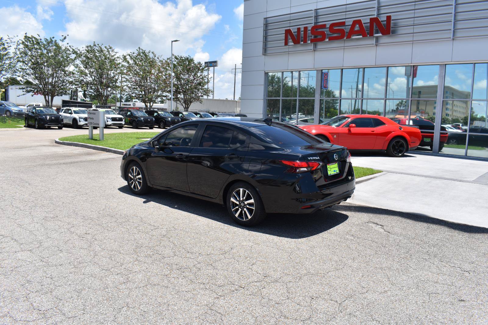Used 2021 Nissan Versa SV FWD image 5