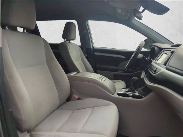 Used 2019 Toyota Highlander LE FWD image 26
