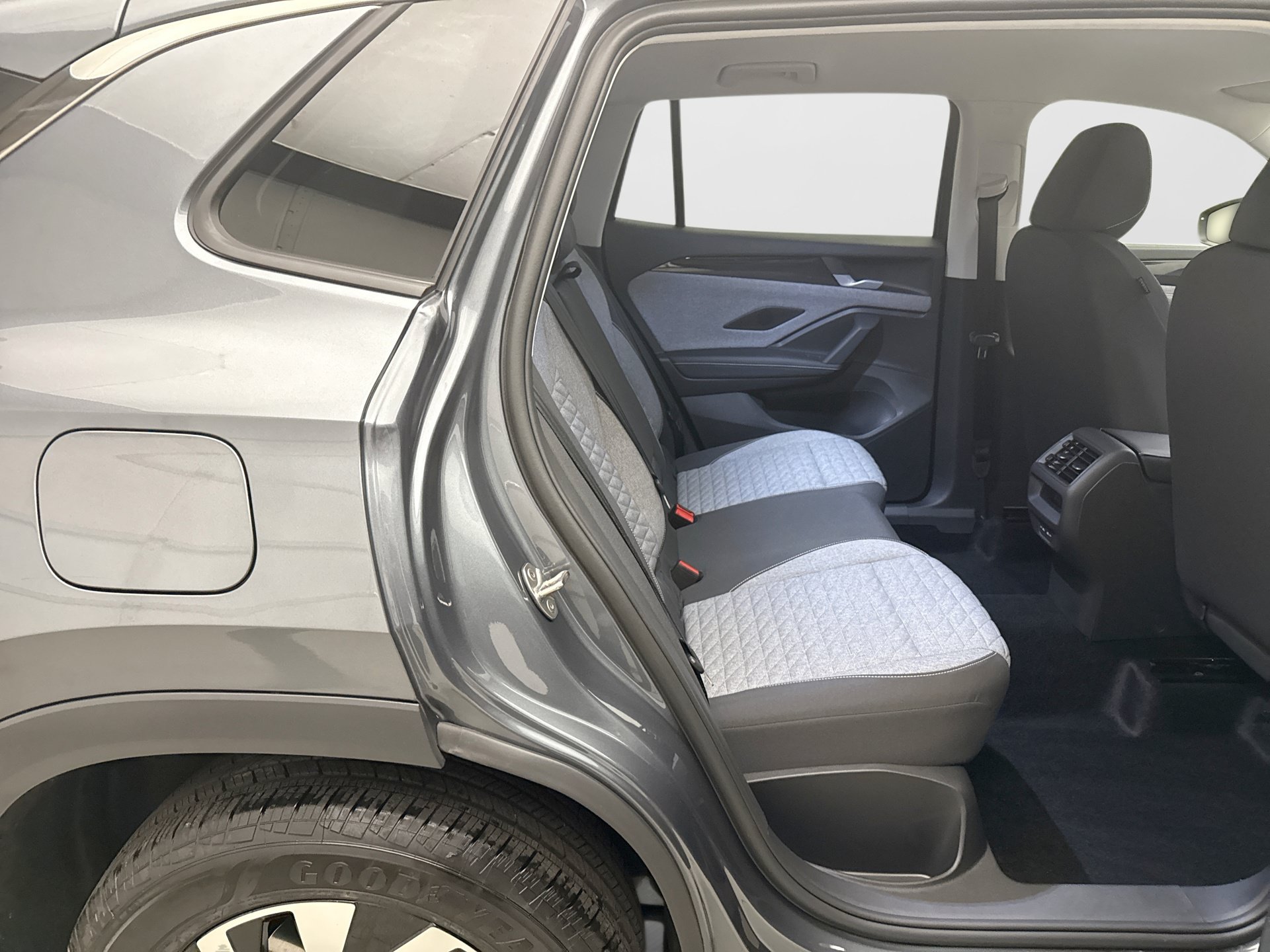 Used 2026 Volkswagen Tiguan S AWD/4WD image 17